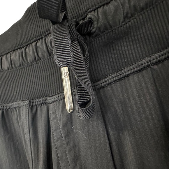 Lululemon Womens Dance Studio Crop 25" Pant Sz 2 Black Sweat-Wicking Lightweight - Picture 7 of 12